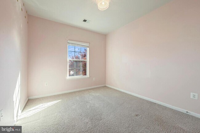 Building Photo - 43022 Spyder Pl