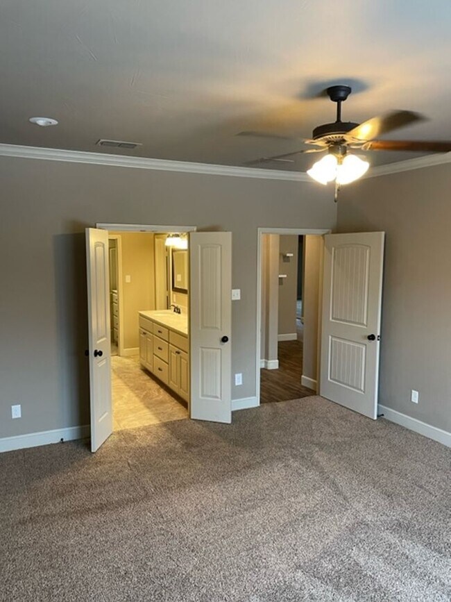 Building Photo - 4 bedroom in Wolfforth