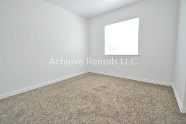 Building Photo - 1248 N 550 W