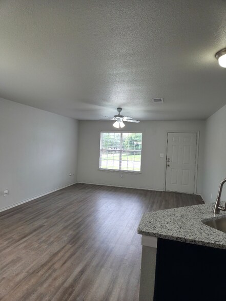 Building Photo - 4202 Magnolia St