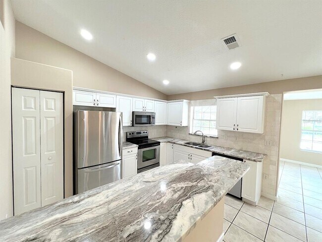 Building Photo - 142 Rolling Sands Dr