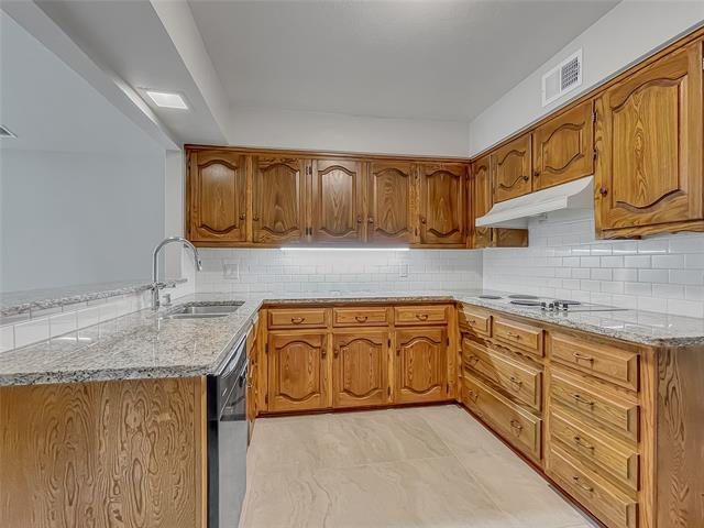 Building Photo - 7608 Meadow Oaks Dr