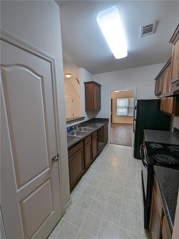 Building Photo - 65 Oakmont Dr