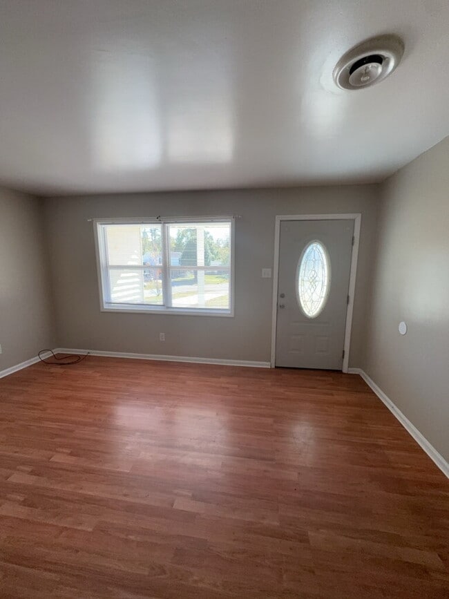 Building Photo - 415 Sterling Rd