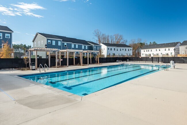 Building Photo - Available NOW! 4 Bed, 4 Bath in 751-South Neighborhood!