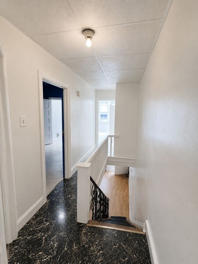 Building Photo - 2942 Tulip St