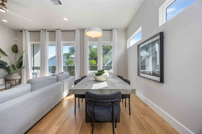 Building Photo - 5310 Suez St