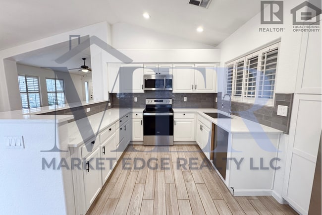 Building Photo - 2Bed/2Bath w/ Office-House at 40th St/Cactus-Garg!