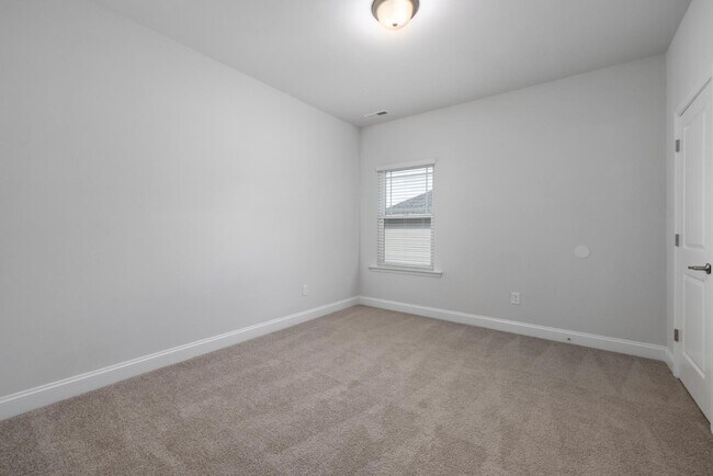 Building Photo - 55 Bushel Basket Dr