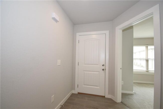 Building Photo - 400 Rineel Ave