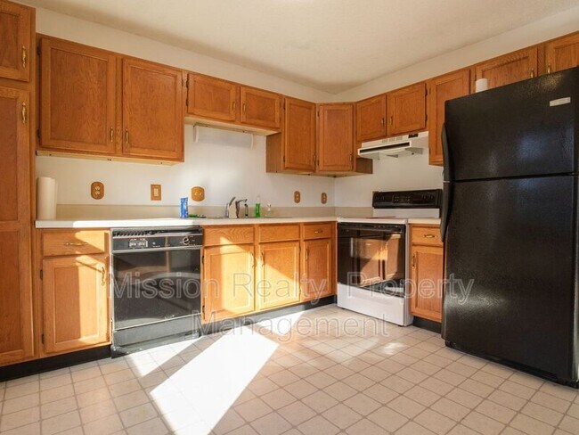 Building Photo - 7412 Pineleaf Dr