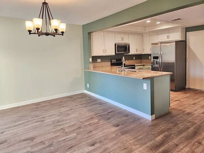 Building Photo - 8396 Sunbeam Cir
