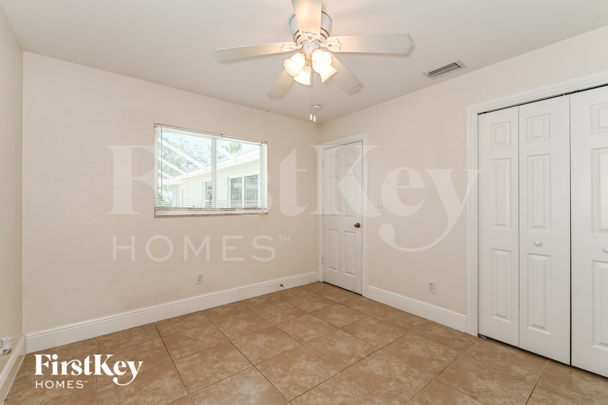 Building Photo - 2429 Mae Ave S