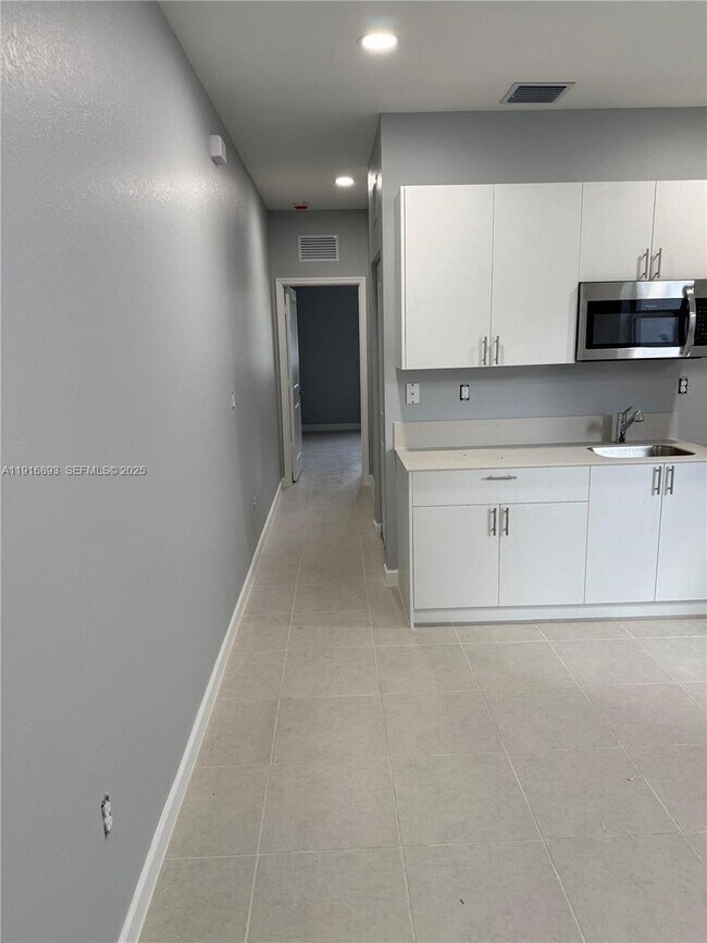 Building Photo - 16225 SW 147th Ct