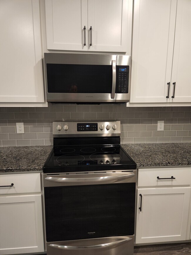 Building Photo - 333 Maddalena Ln