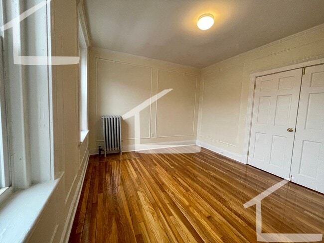 Building Photo - No Brokers Fee, No Security Deposit, Heat, Hot Water Included, Laundry on a Site