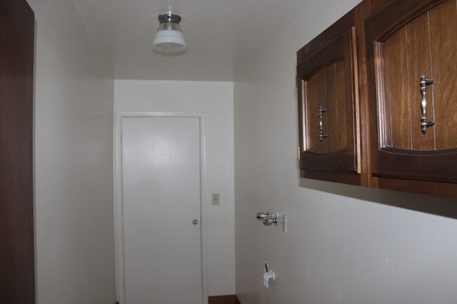 Building Photo - 6520 Climax Ave
