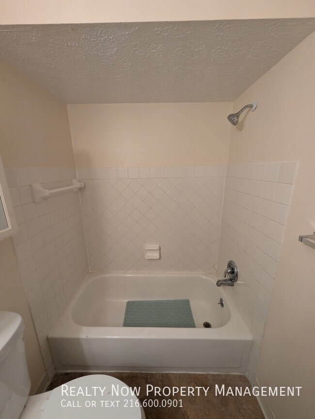 Building Photo - 1387 Belvoir Mews