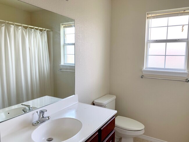 Building Photo - 2309 SW 15th St