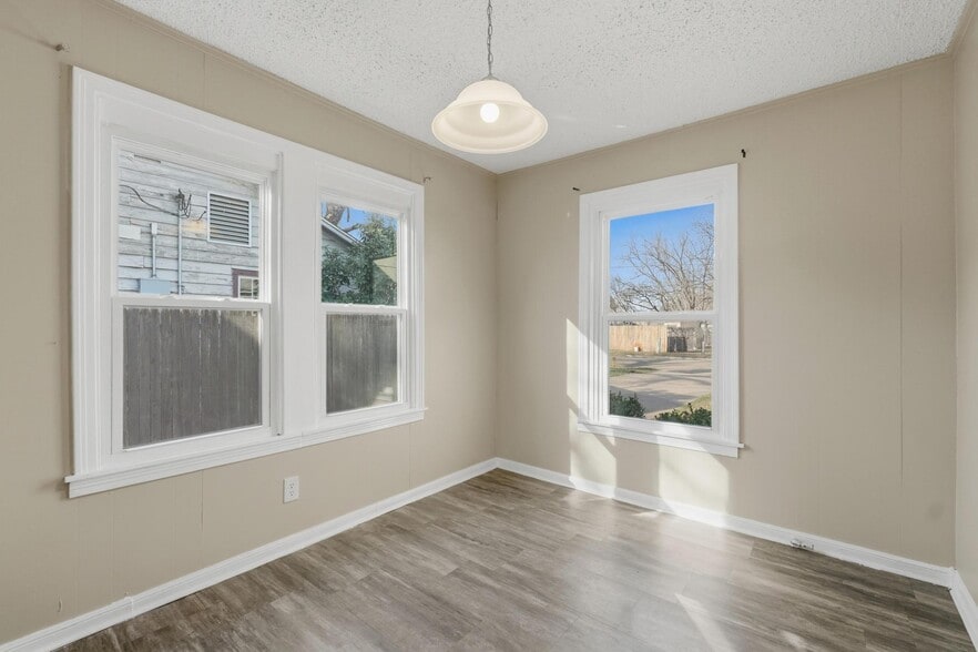 Building Photo - 2857 S 5th St