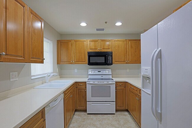 Building Photo - Villages of Stoneybrook 12000-1403