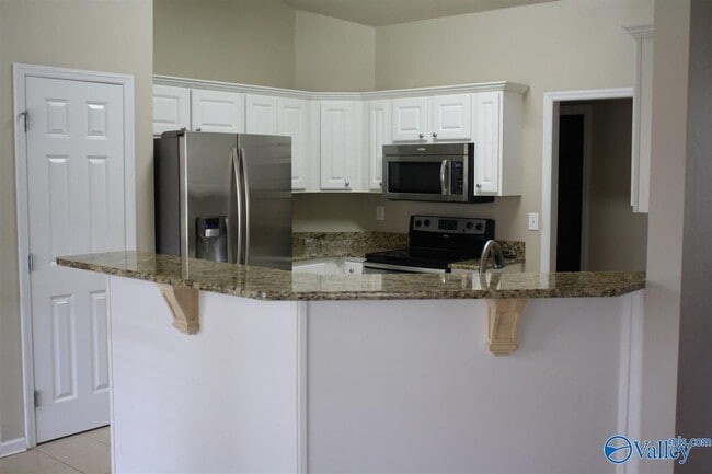 Building Photo - 137 Clover Ridge Dr