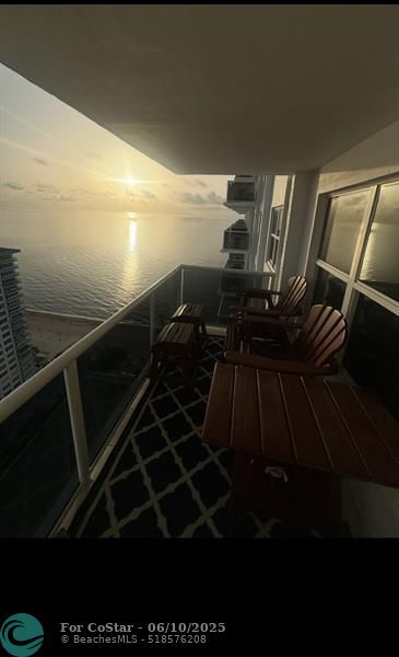 Building Photo - 3500 Galt Ocean Dr
