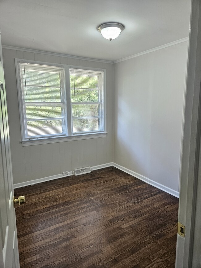 Building Photo - 104 Hutto Ct