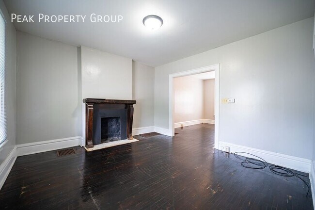 Building Photo - 1480 Summit St