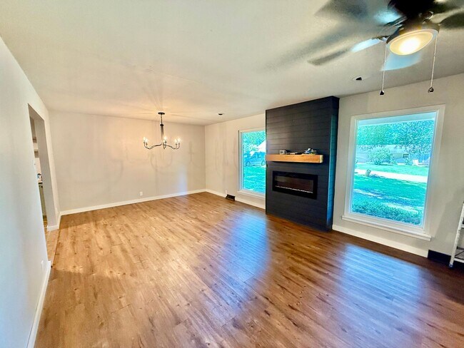 Building Photo - 316 Marzee Ann Dr