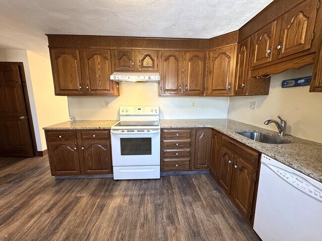 Building Photo - 224 Park St