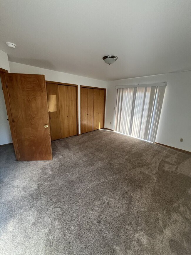 Building Photo - 2528 NE Conners Ave