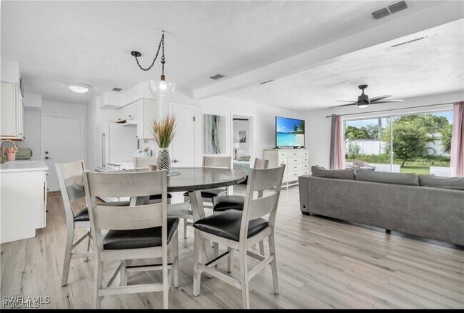 Building Photo - 1661 Coronado Rd