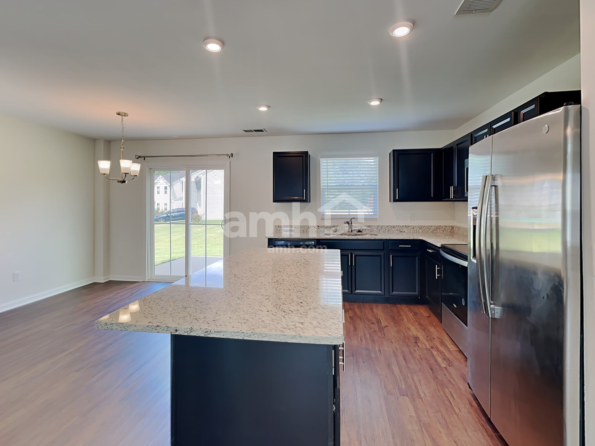 Building Photo - 204 Castlebrook Dr