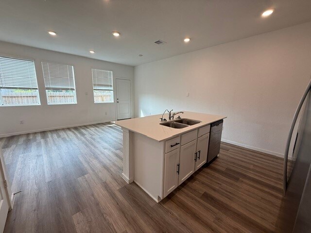 Building Photo - 922 Moon Drop Ln