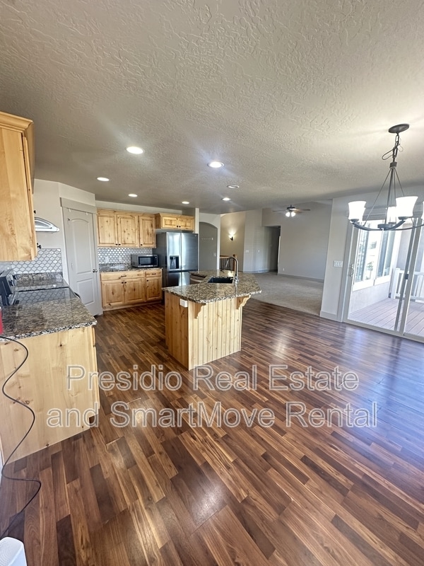 Building Photo - 14343 S Highfield Dr