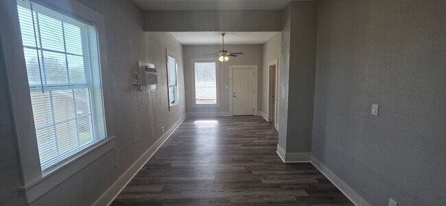 Building Photo - 712 40th St