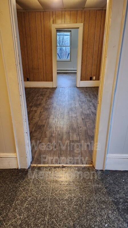 Building Photo - 422 City Ave