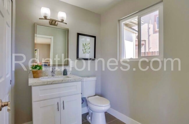 Building Photo - Bay Ho, 3225 Jappa Ave, Rmdled, 15 Solar P...