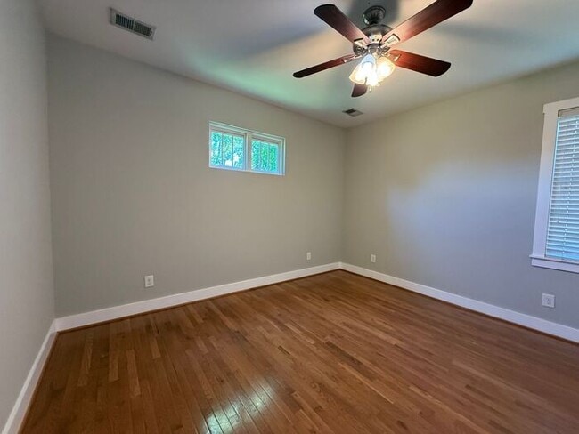 Building Photo - For Rent - Beautiful South Nashville House