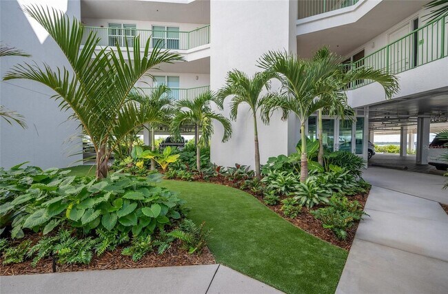 Building Photo - 1375 Beach Rd