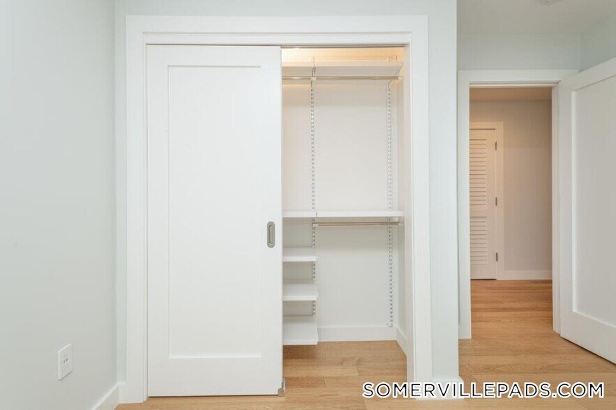 Building Photo - 123 Highland Ave