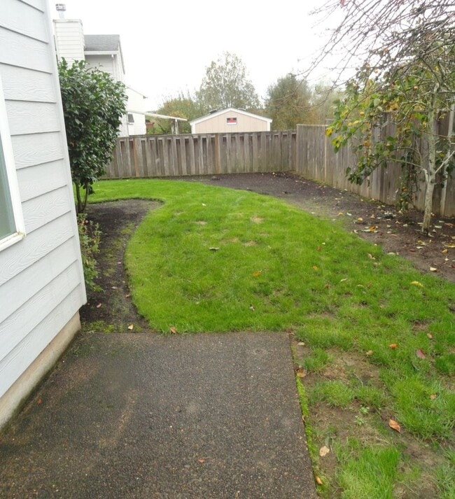 Building Photo - Great 4 bedroom in Bethany Area