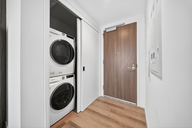 Building Photo - 1500 Rycroft St