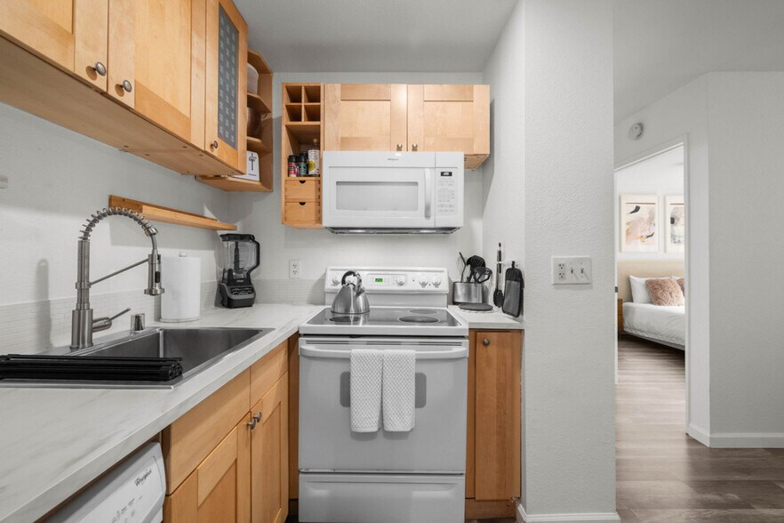 Building Photo - 6370 Rancho Mission Rd