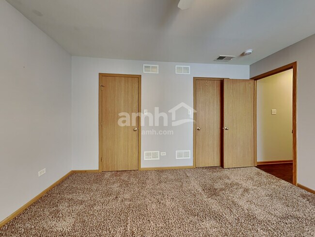 Building Photo - 1821 Eagle Dr