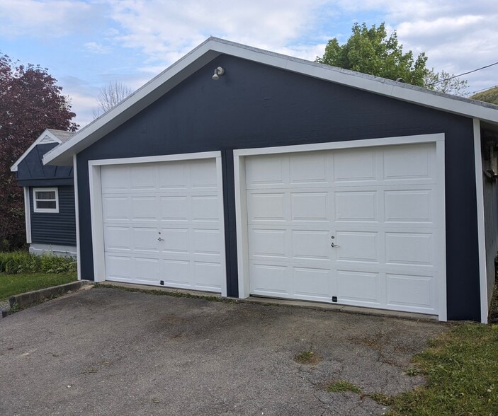 Building Photo - 117 Higrove Ln