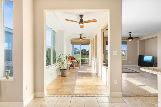 Building Photo - 351 Spyglass Dr