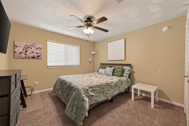Building Photo - 6518 Palo Duro Dr