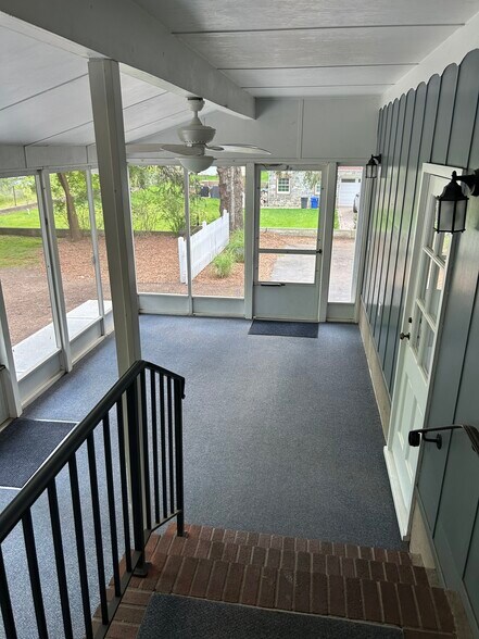 Building Photo - 91 Haring Dr